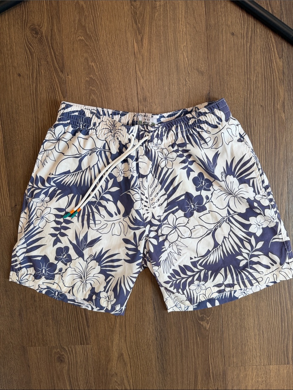 Free Planet Men’s Tropical Floral Swim Trunks Size M Blue Hawaiian Draw String
